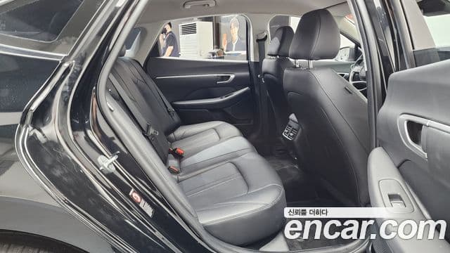 Hyundai Sonata Hybrid 2022 — ფოტო 23/29