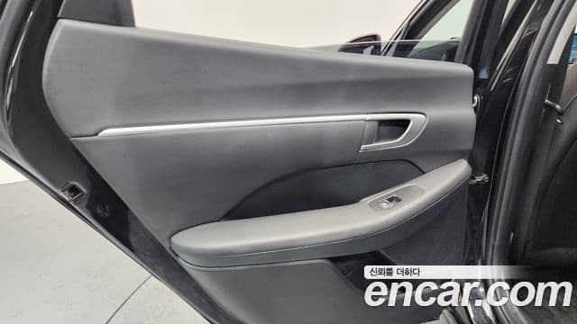 Hyundai Sonata Hybrid 2022 — ფოტო 27/29