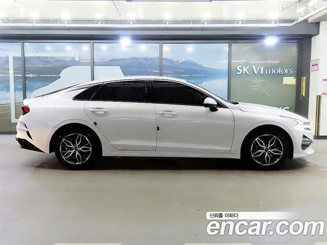 Kia K5 2022 — ფოტო 2/18