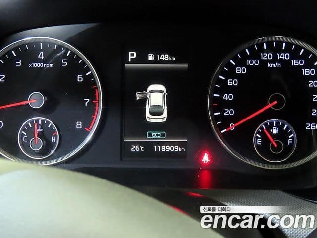 Kia K5 2022 — ფოტო 10/18