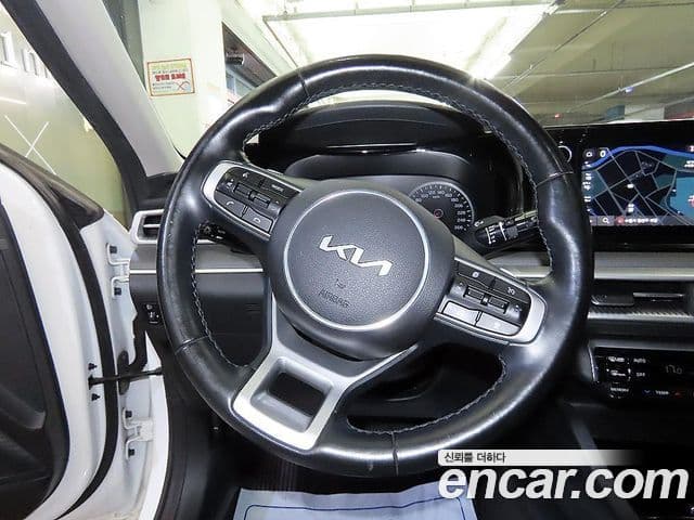 Kia K5 2022 — ფოტო 6/18