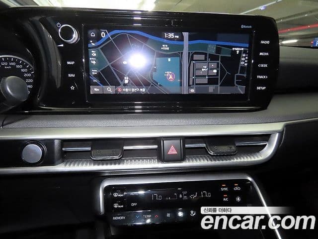 Kia K5 2022 — ფოტო 8/18