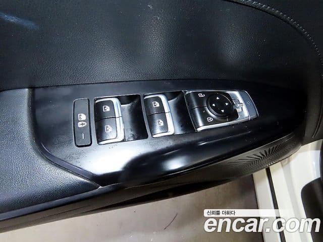 Kia K5 2022 — ფოტო 12/18