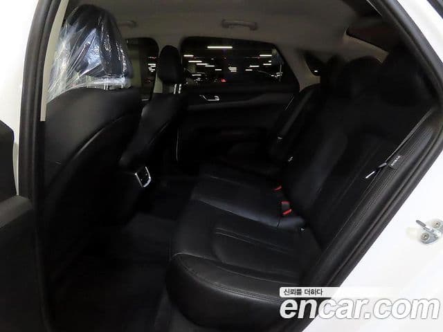 Kia K5 2022 — ფოტო 16/18