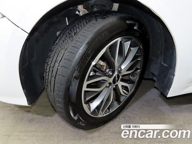 Kia K5 2022 — ფოტო 18/18