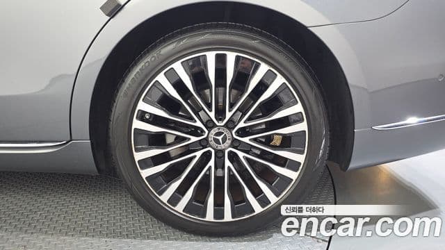 Mercedes-Benz S-Class 2022 — Photo 23/30