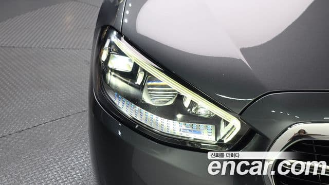 Mercedes-Benz S-Class 2022 — Photo 17/30