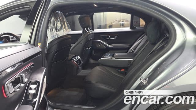 Mercedes-Benz S-Class 2022 — Photo 18/30