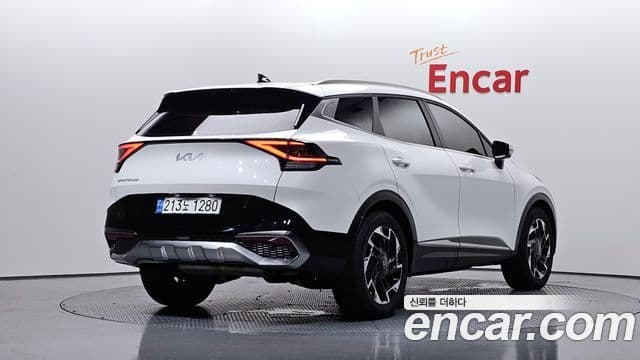Kia Sportage 2022 — Фото 2/20