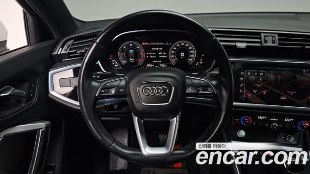 Audi Q3 2020 — ფოტო 13/20