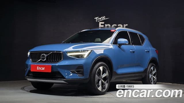 Volvo XC40 2025 — Şəkil 1/20