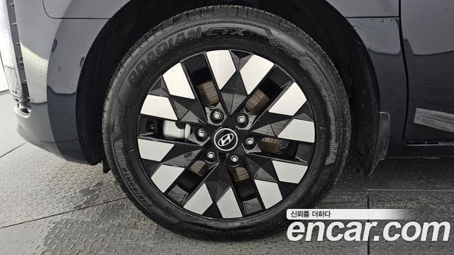 Hyundai Staria 2024 — фото 4 из 20