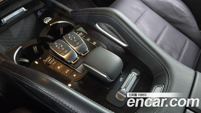Mercedes-Benz GLE-Class 2021 — ფოტო 12/20