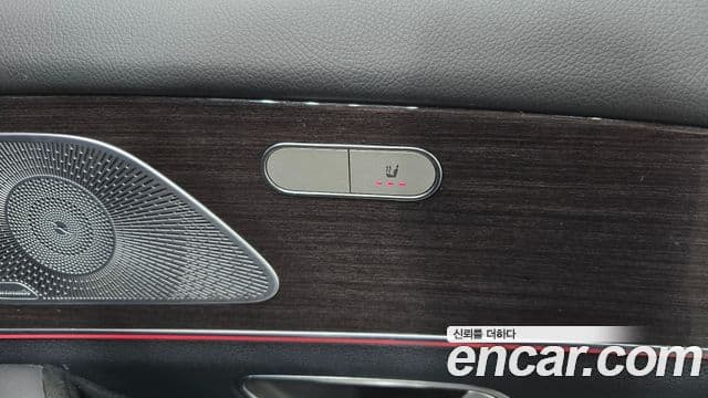 Mercedes-Benz GLE-Class 2021 — ფოტო 16/20