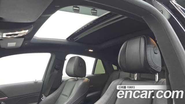 Mercedes-Benz GLE-Class 2021 — Şəkil 18/20