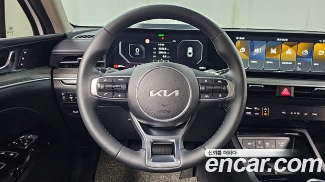 Kia K5 2025 — Şəkil 13/20