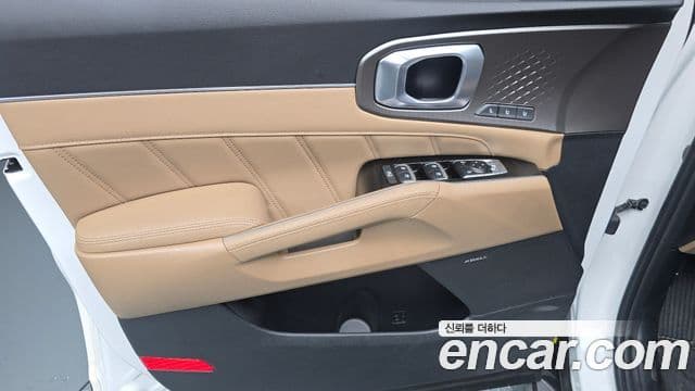 Kia Sorento 2024 — Photo 2/35