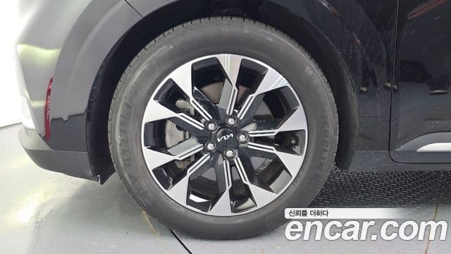 Kia Carnival 2022 — фото 5 из 20