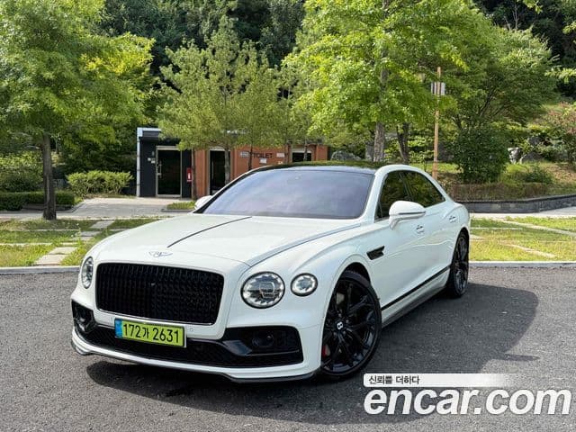Bentley Flying Spur 2023 — Photo 16/20