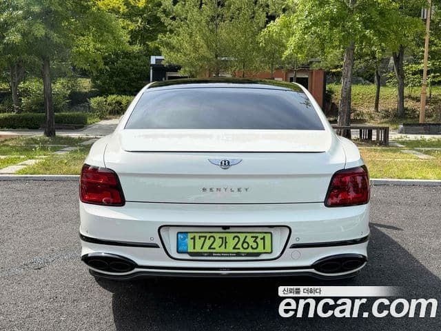 Bentley Flying Spur 2023 — Photo 4/20
