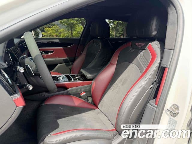 Bentley Flying Spur 2023 — Photo 13/20