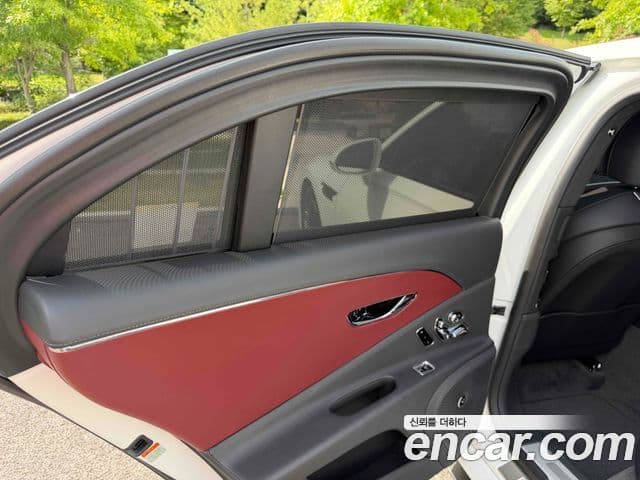 Bentley Flying Spur 2023 — Photo 15/20