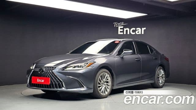 Lexus ES300h 2023 — ფოტო 1/20
