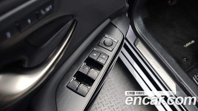Lexus ES300h 2023 — ფოტო 18/20