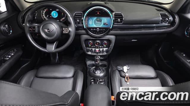 Mini Cooper Clubman 2023 — Фото 7/20