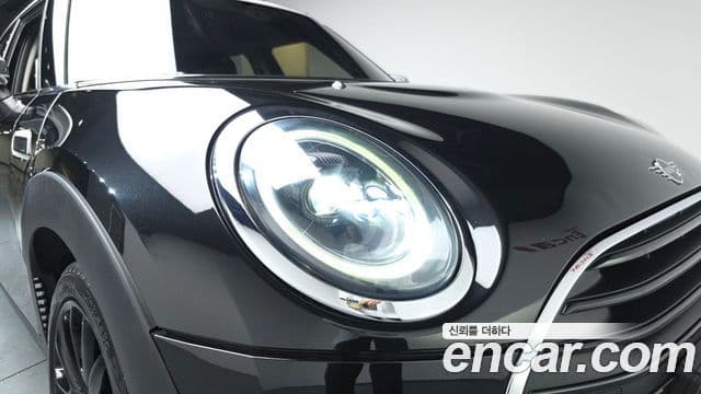 Mini Cooper Clubman 2023 — Photo 29/30