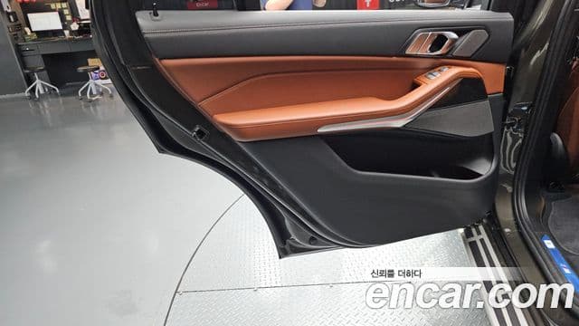 BMW X7 2025 — Photo 22/35
