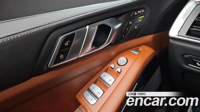 BMW X7 2025 — Photo 30/35