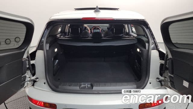 Mini Cooper Clubman 2021 — Şəkil 18/20