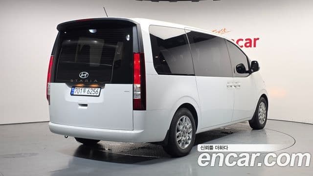Hyundai Staria 2024 — ფოტო 2/20