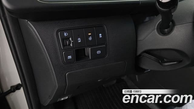 Hyundai Staria 2024 — ფოტო 14/20