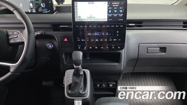 Hyundai Staria 2024 — ფოტო 15/20