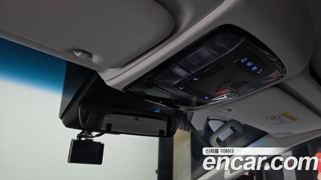 Hyundai Staria 2024 — ფოტო 18/20