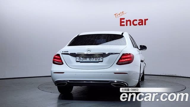 Mercedes-Benz E-Class 2018 — Şəkil 13/20