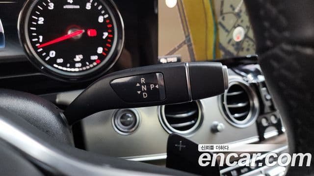 Mercedes-Benz E-Class 2018 — ფოტო 11/20