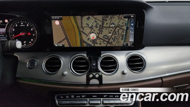 Mercedes-Benz E-Class 2018 — ფოტო 9/20