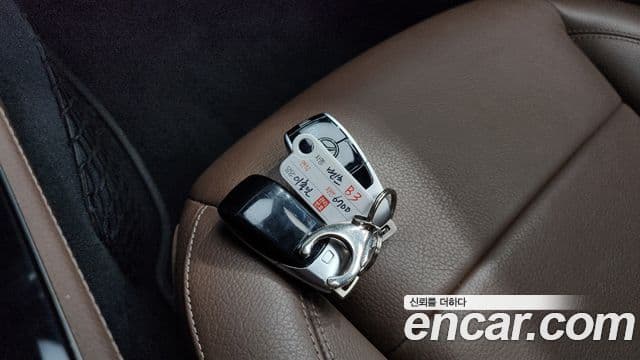 Mercedes-Benz E-Class 2018 — ფოტო 16/20