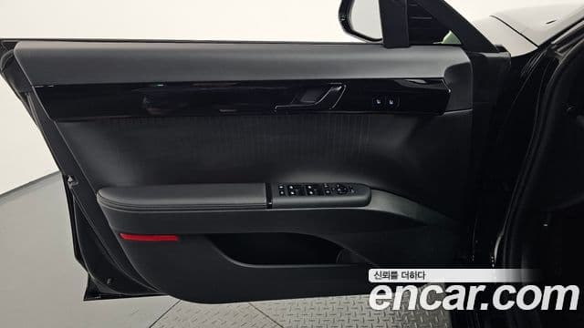 Hyundai Grandeur Hybrid 2023 — Photo 28/39