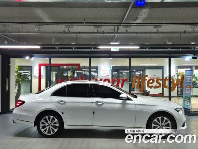 Mercedes-Benz E-Class 2018 — ფოტო 2/19