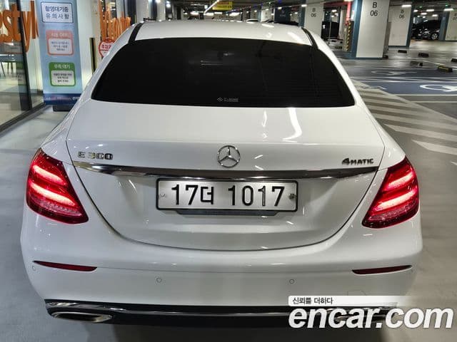Mercedes-Benz E-Class 2018 — ფოტო 4/19
