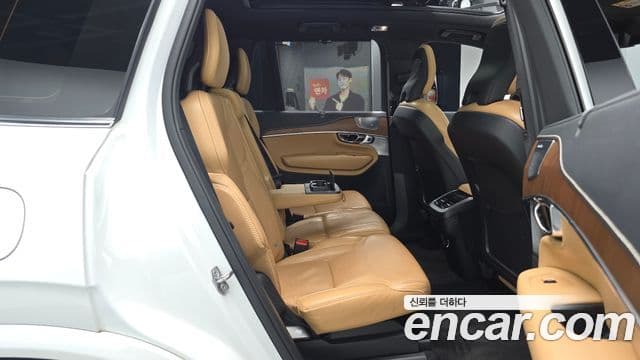 Volvo XC90 2019 — Şəkil 12/20