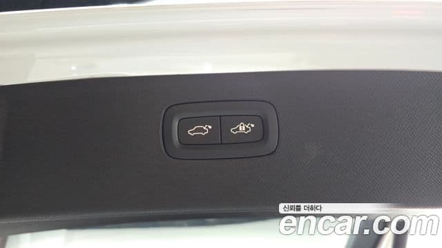 Volvo XC90 2019 — Şəkil 20/20