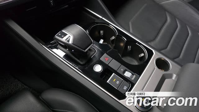 Volkswagen Touareg 2023 — ფოტო 9/20