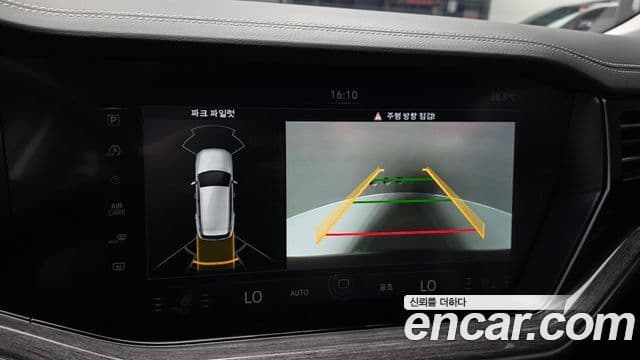Volkswagen Touareg 2023 — ფოტო 15/20