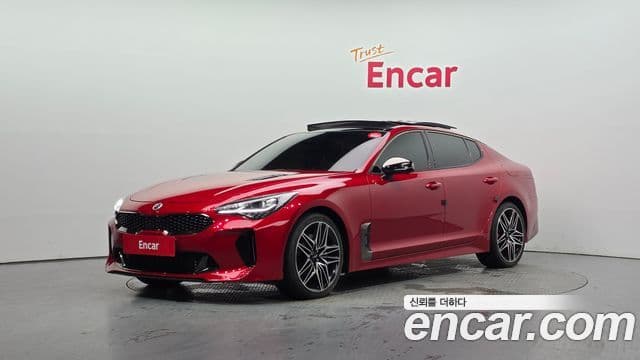 Kia Stinger 2022 — ფოტო 1/20