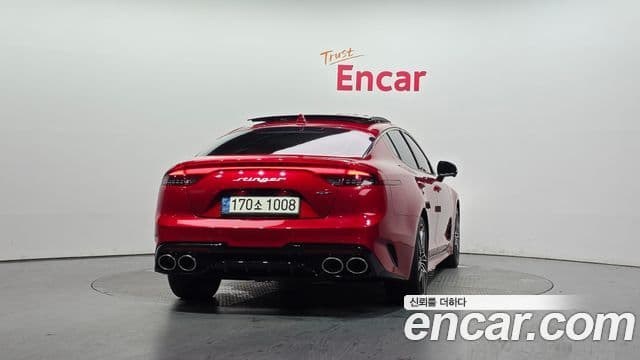 Kia Stinger 2022 — ფოტო 4/20
